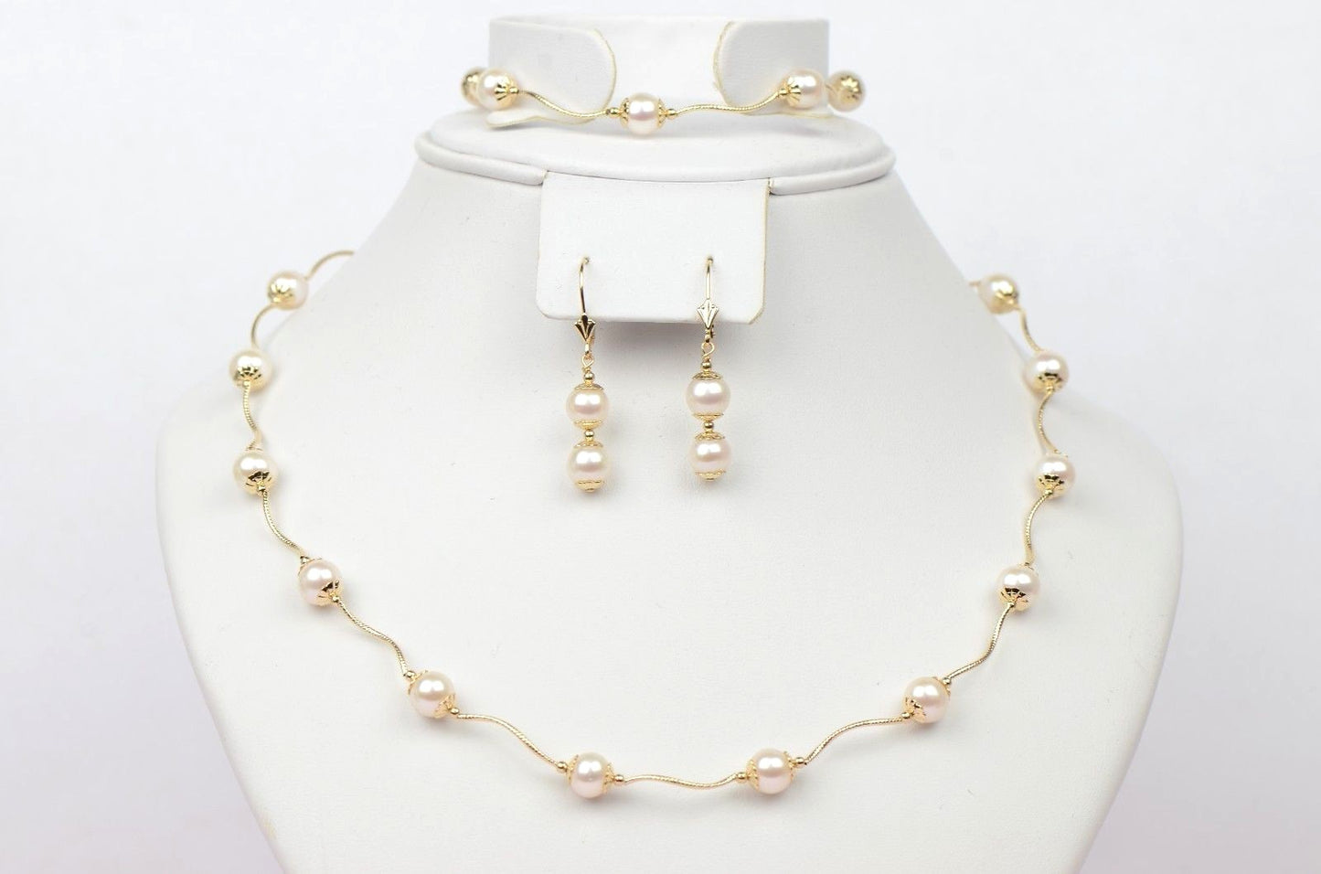 14k Yellow Gold Genuine White Pearls 3pcs Women Set:Necklace, Bracelet, Earrings