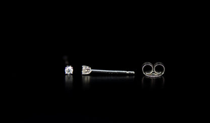 .925 Sterling Silver Round Cut Cubic Zirconia Basket Setting Style Stud Earrings