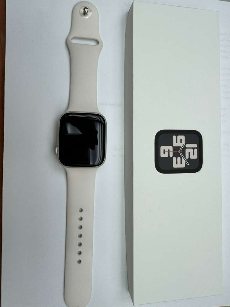 Apple Watch SE (Gen 2) 44mm Starlight Aluminum GPS + Cellular A2727 Sport Band