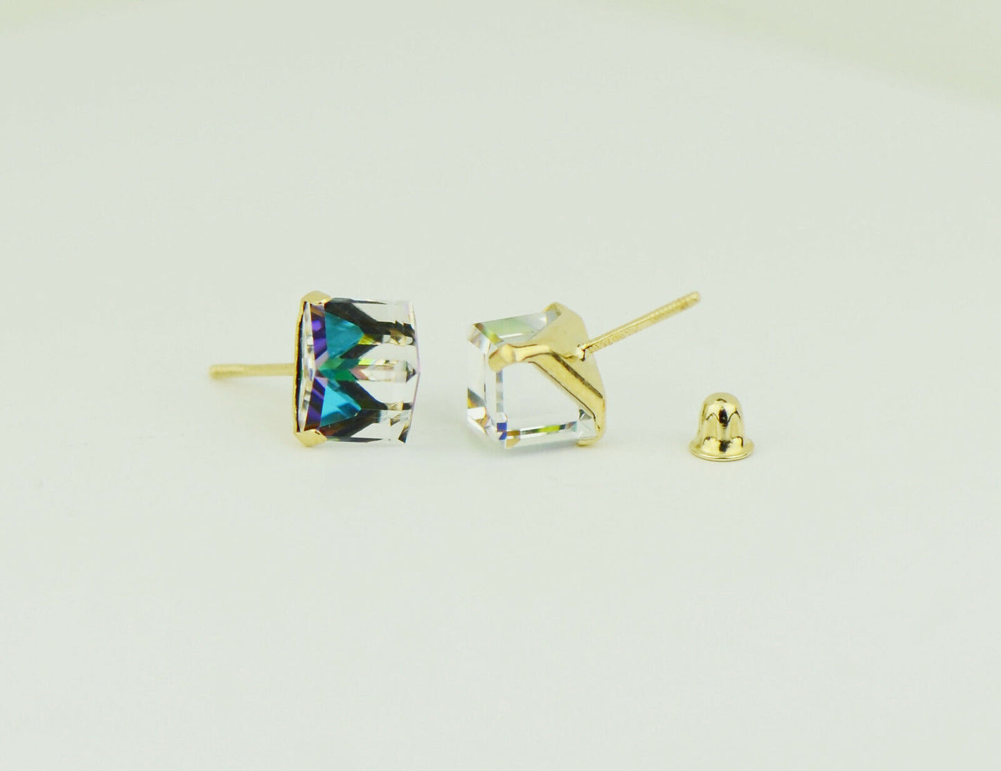 14k Yellow Gold Cube Tornasol  Stud Earrings