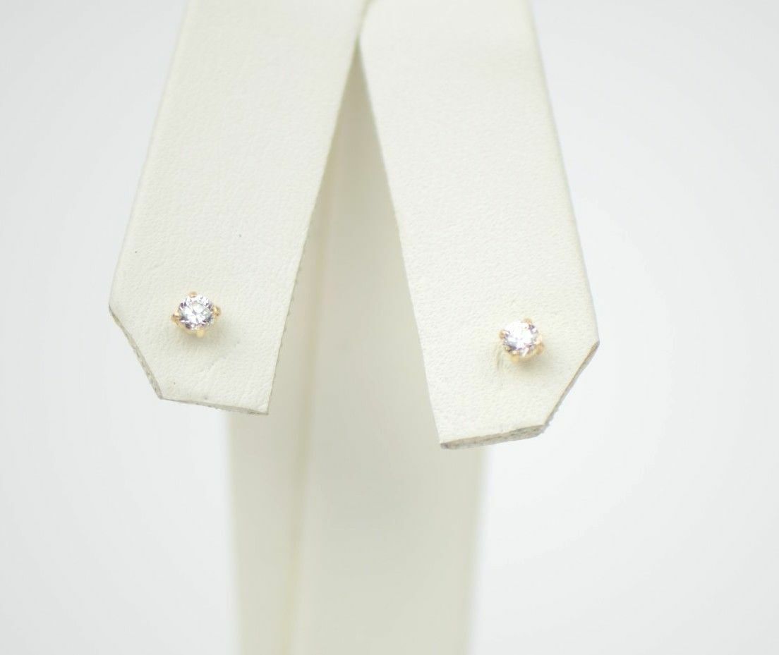 CZ Stud Earring Round cut in 14k yellow gold Screw back