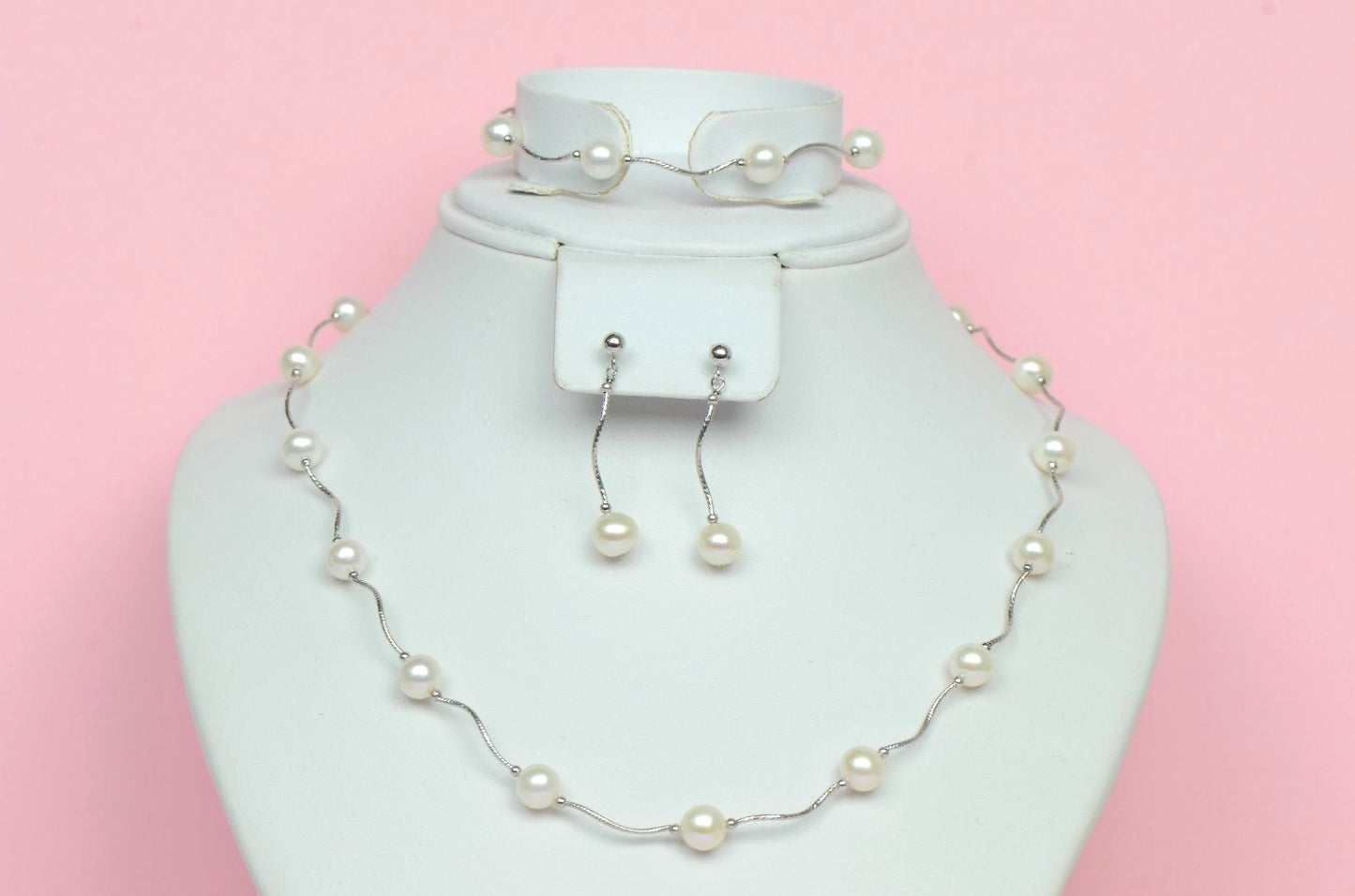 14k White Gold Beautiful Genuine White Pearls Set: Necklace, Bracelet, Earrings