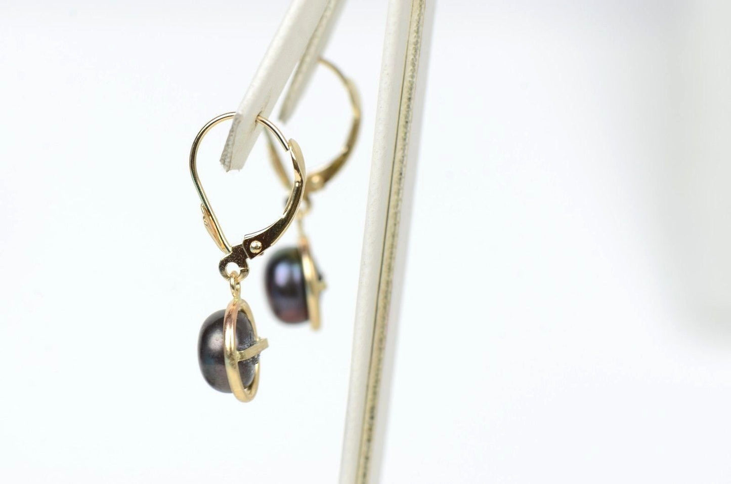 14k Yellow Gold Leverback Dangle Black Natural Pearl Earrings