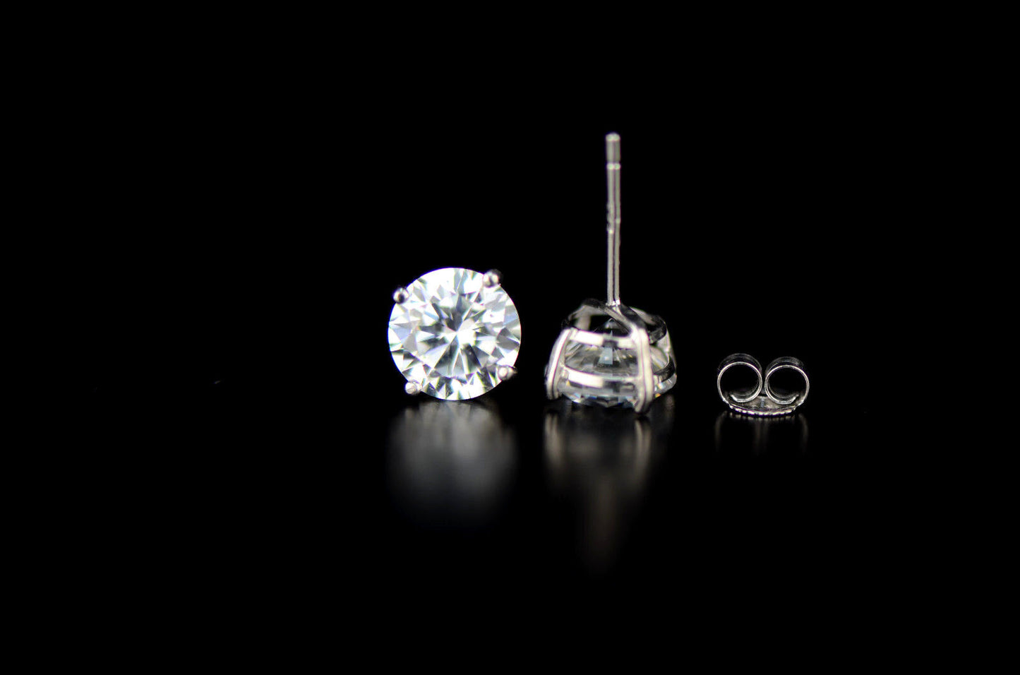 .925 Sterling Silver Round Cut Cubic Zirconia Basket Setting Style Stud Earrings