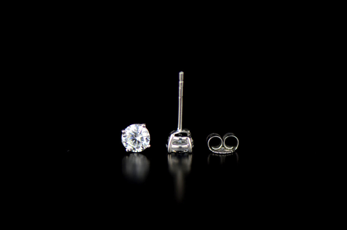 .925 Sterling Silver Round Cut Cubic Zirconia Basket Setting Style Stud Earrings