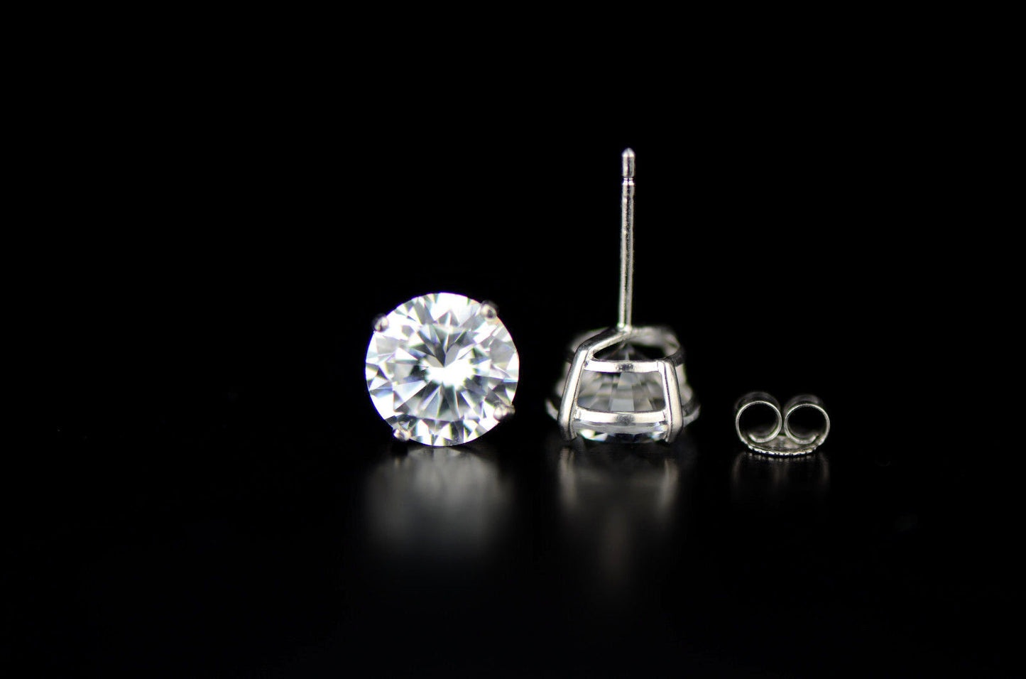 .925 Sterling Silver Round Cut Cubic Zirconia Basket Setting Style Stud Earrings