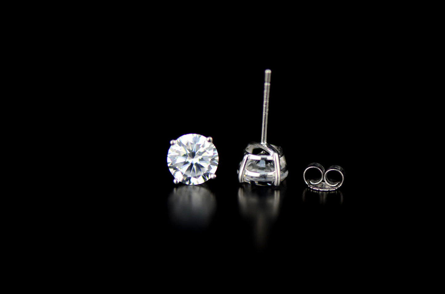 .925 Sterling Silver Round Cut Cubic Zirconia Basket Setting Style Stud Earrings