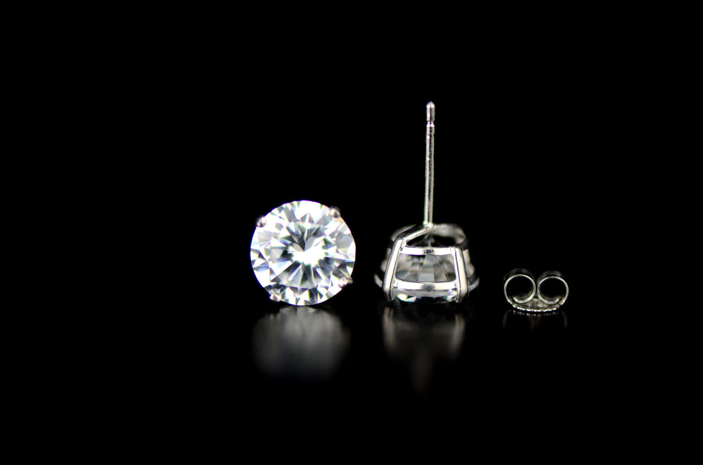 .925 Sterling Silver Round Cut Cubic Zirconia Basket Setting Style Stud Earrings